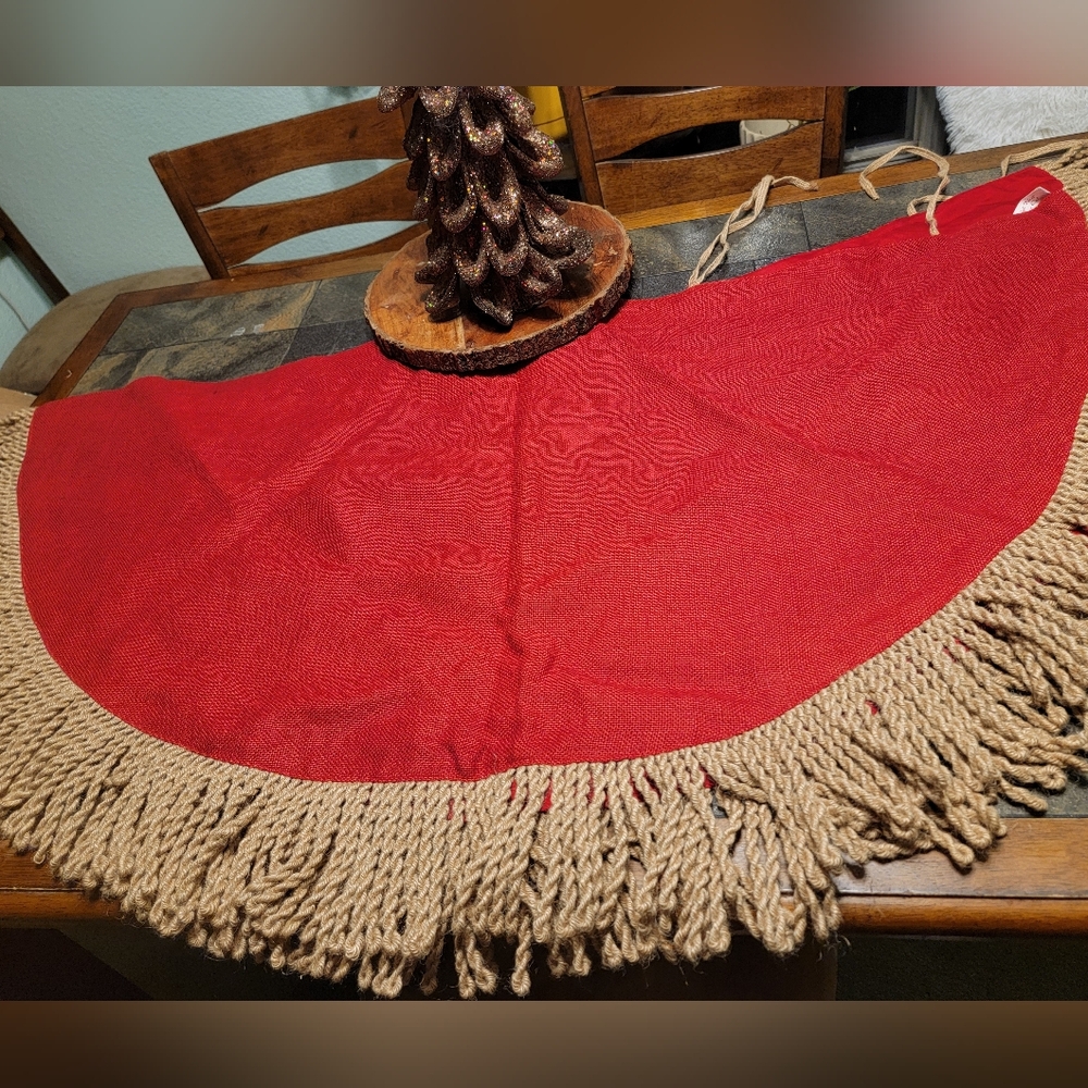 Sleigh Hill Trading Co Luxury Red Burlap With‎ Jute Twist Tassel 54" Tree Skirt